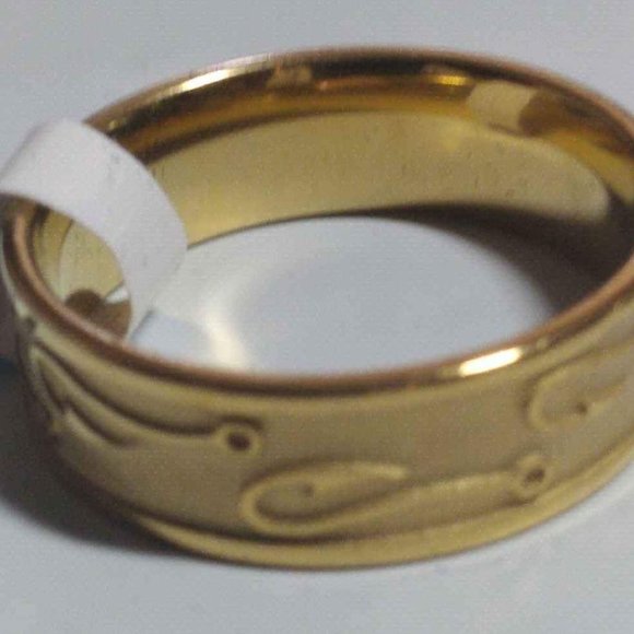 Men's Gold Finish Fishing Hook Ring for The Angler in your life Sz 10, and 12 - Picture 1 of 3